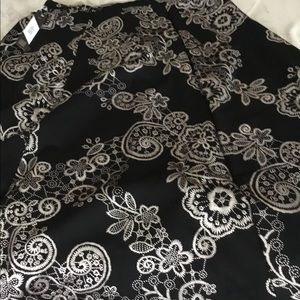 NWT Lularoe Large Elegant Avery Skirt